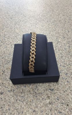 10K Yellow Gold Cuban Bracelet - 35.9g - 9in - 243 Natural Diamonds