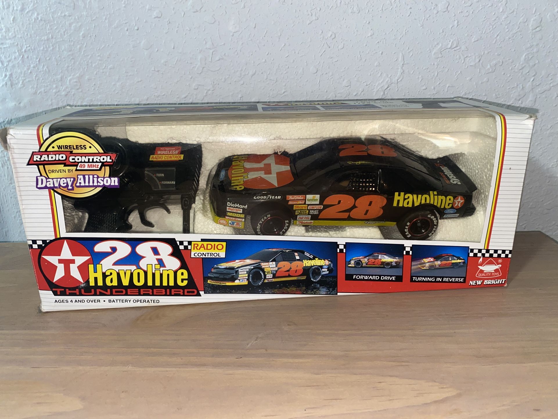 RemoteControl 1/24 scale Davey Allison Car