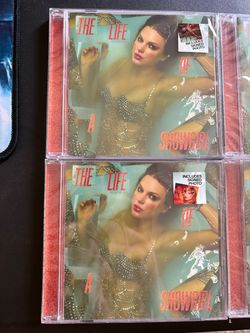 Taylor Swift Life of a Showgirl CD w signed Photo SEALED
