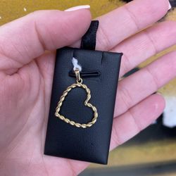 14k HEART CHARM 
