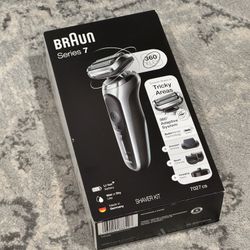 Braun Series 7 Shaver w/ Accessories