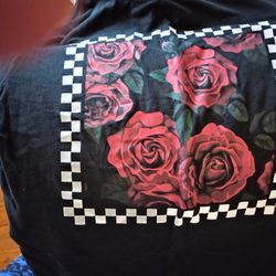 Size M. Black T- Shirt With Roses