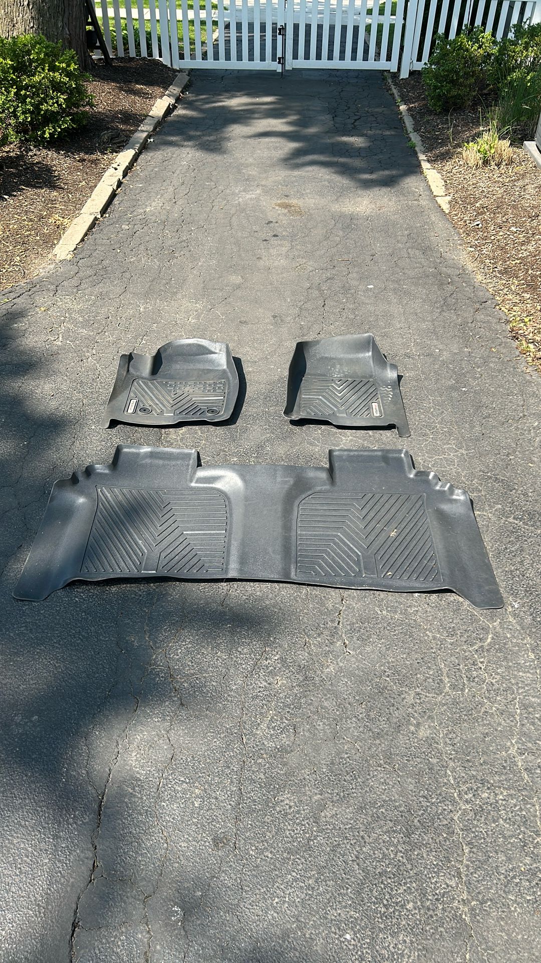 Like New Chevy GMC Floor mats