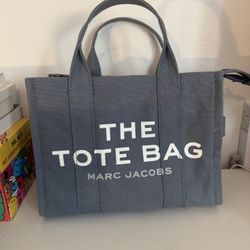 THE TOTE BAG