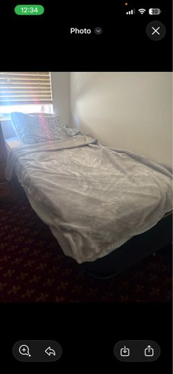 the twin size beds come with the up-and-down frames that move up and down