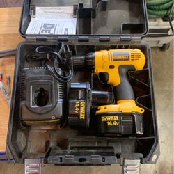 14.4v Dewalt Drill Set