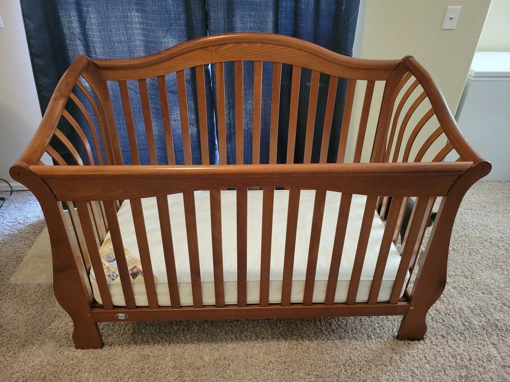 Beautiful 3-in-1 Pali Rosalia Convertible Crib