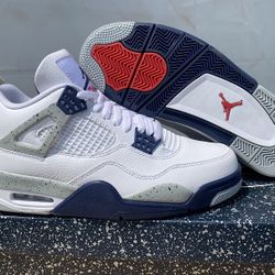 Jordan 4 “Midnight Navy”