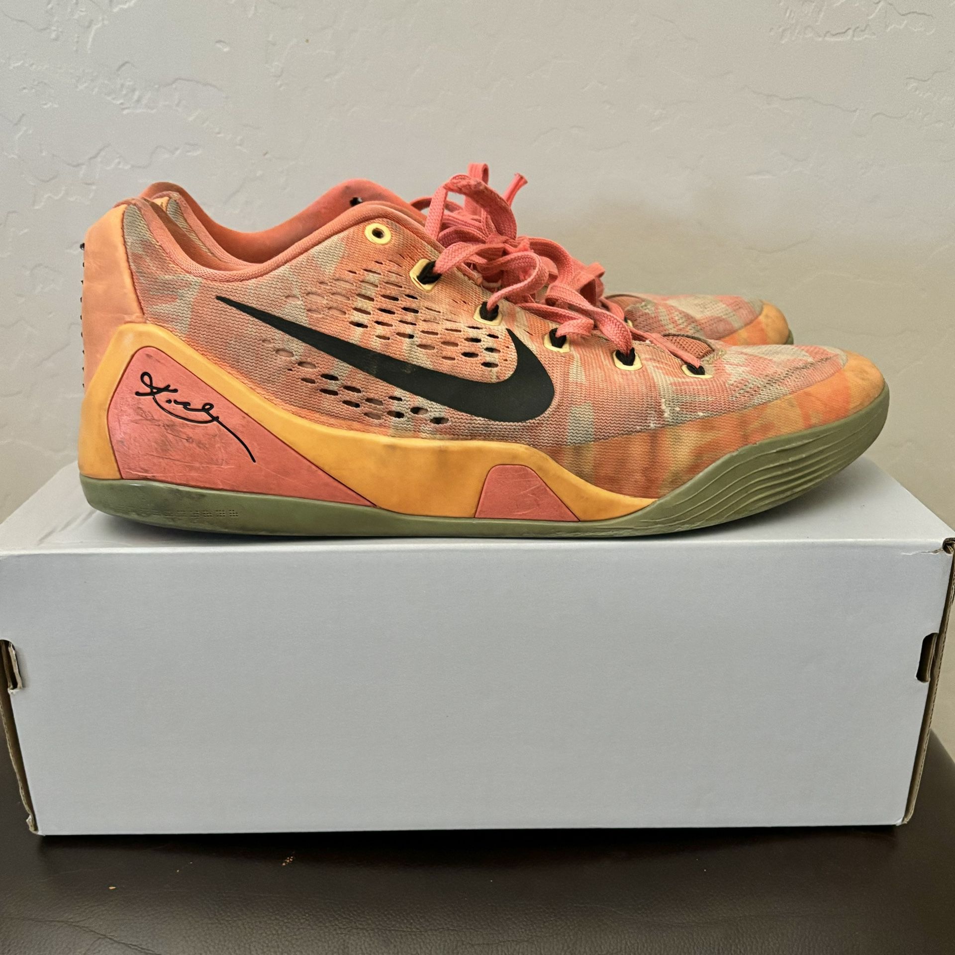 Nike Kobe 9 EM Low Peach Mango 