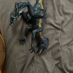 Indoraptor Track And Attack Figure