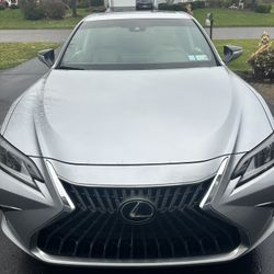 2023 Lexus ES 300h