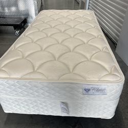 Twin Mattress/Box Spring & Rails 