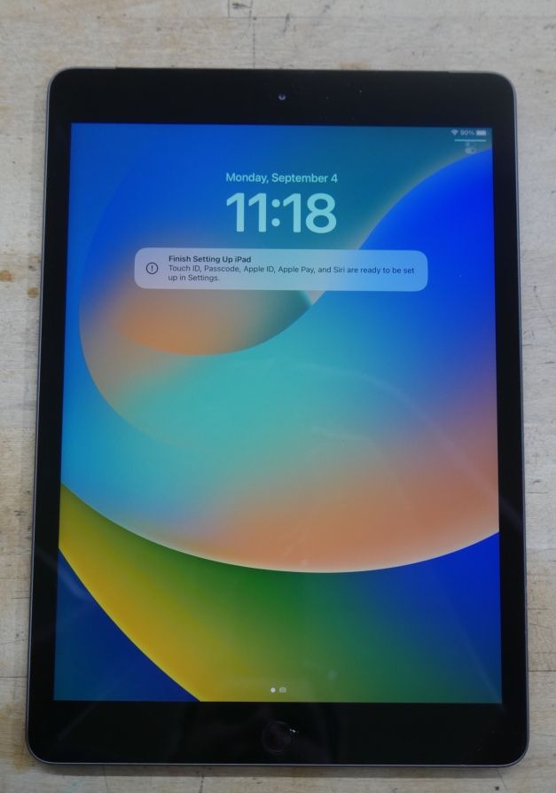 apple tablet MW6W2LL/A SILVER 7TH GENERATION 32GB PRE OWNED 878266-1