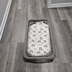 Chicco Bassinet - like new