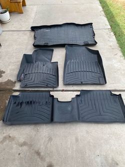 Hyundai Veloster All weather tech floor mats.