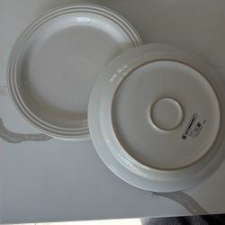 Le Creuset ® White Dinner Plates, Set of 4