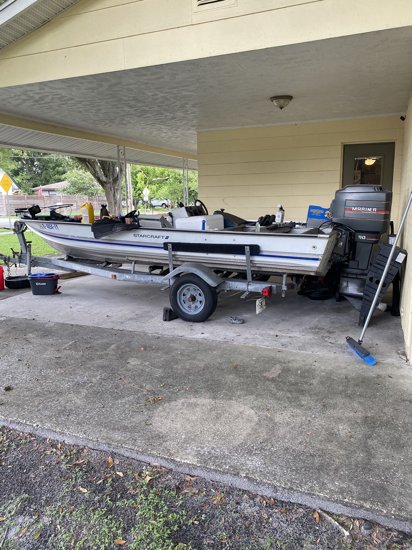 1987 Starcraft, Engine is Mariner, which is a Mercury V Hull Bass Boat