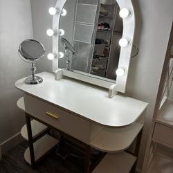 Vanity Desk with LED Lighted Mirror | Makeup Vanity Set