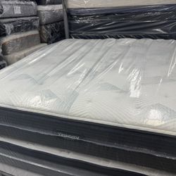 KING SIZE SIMMONS BEAUTYREST HARMONY MATTRESS & BOX SPRINGS BED SET