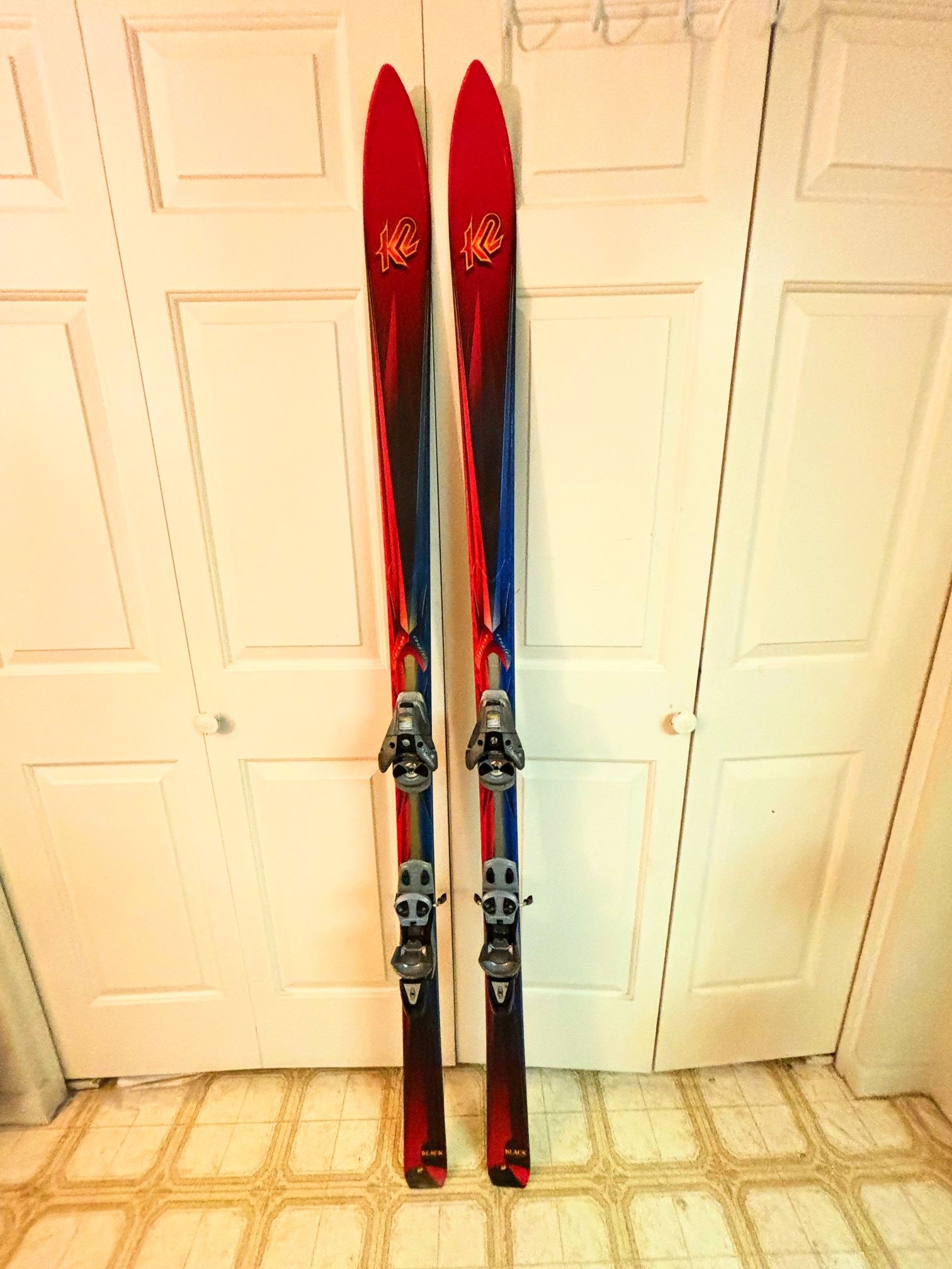K2 Black Magic Skis With Salomon 850 Bindings