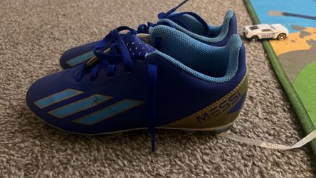 Soccer cleats