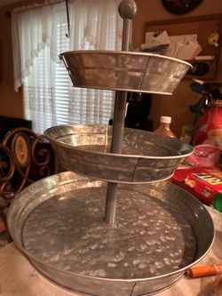 3 TIER TIN DECORE