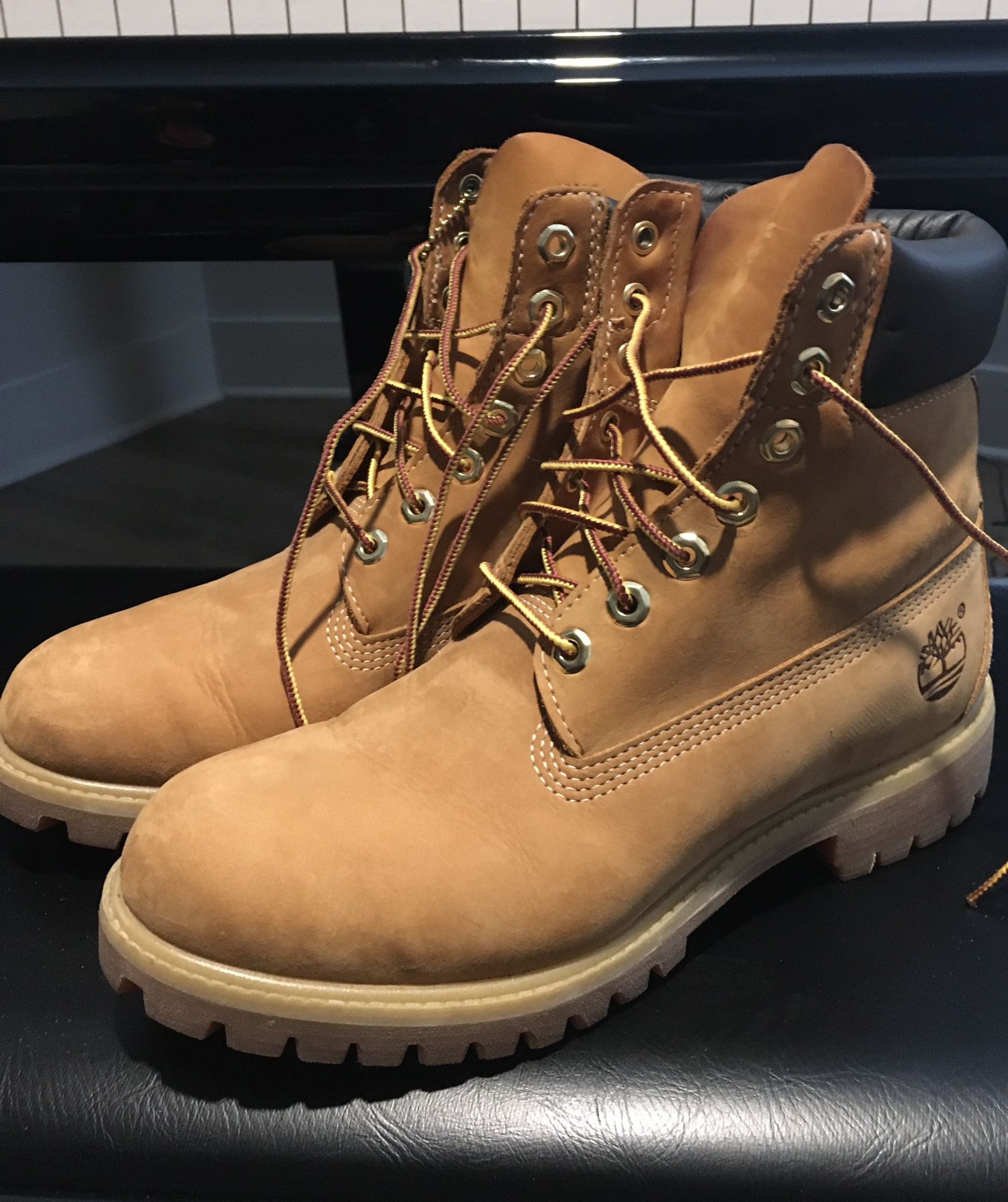 $90 Timberland Boots Size 7.5 In Men’s 9 In Women’s 