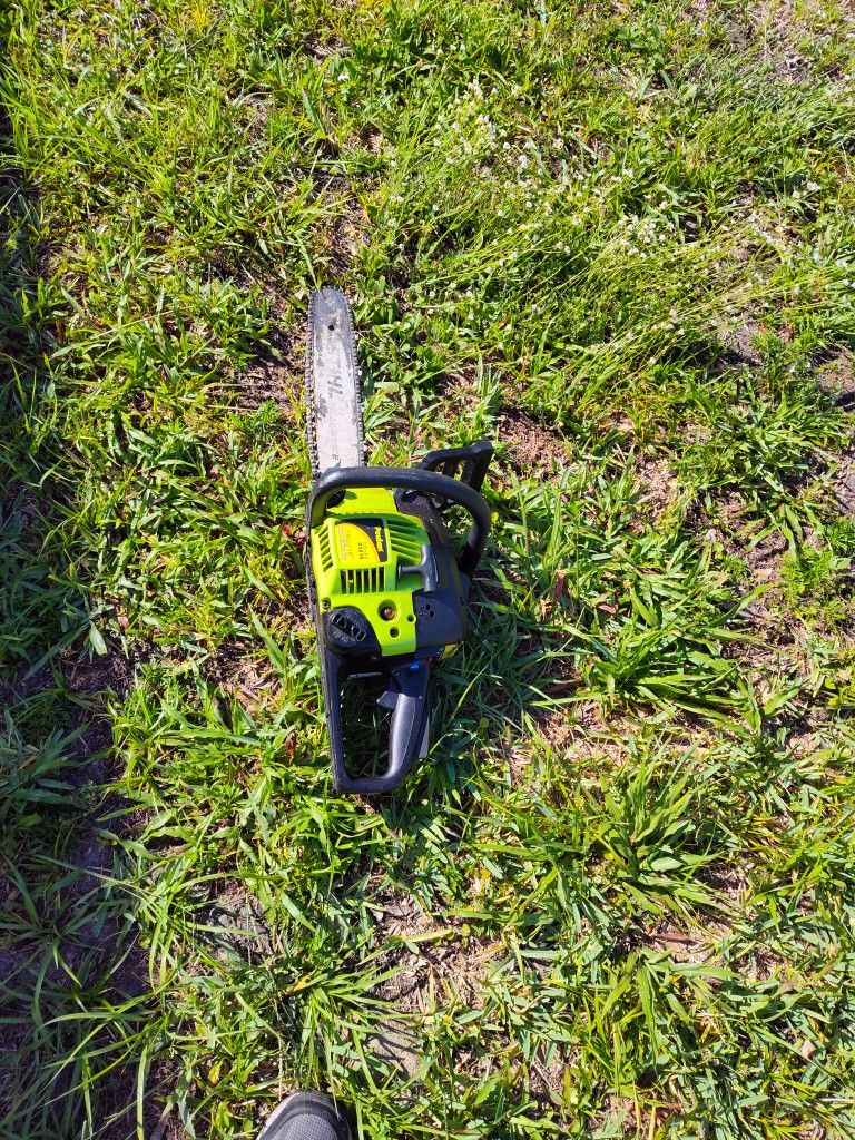 Poulan Chainsaw 16 Inch In Good Condition