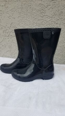Girls UGG rain boots size 13