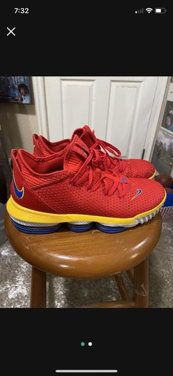 Nike LeBron’s Size 11