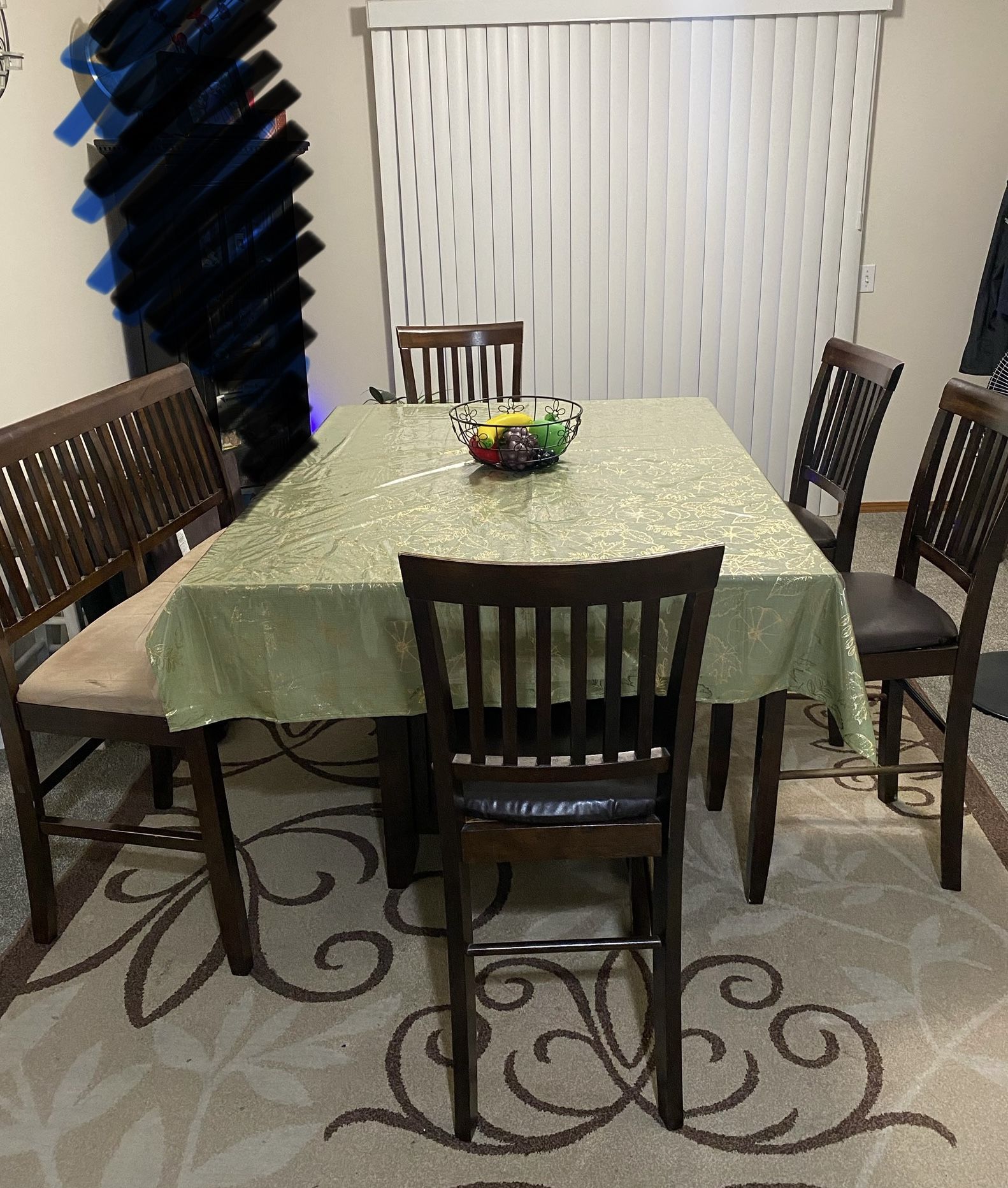 Dinning Table w/ Extended Leaf