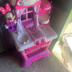 Minnie Mouse Kitchen Set