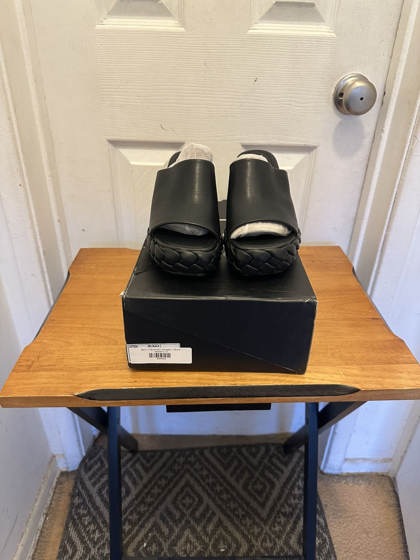 New Women Shoes Size 9 