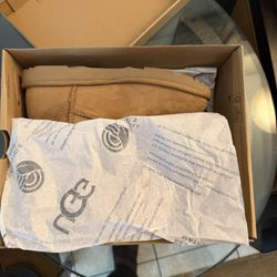 New Uggs! In Box! Brand New Size 5