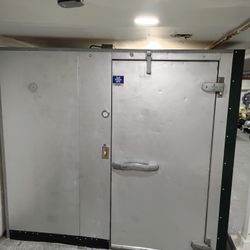 Walk In Cooler 