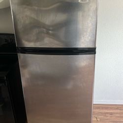 Stove Nd Refrigerator