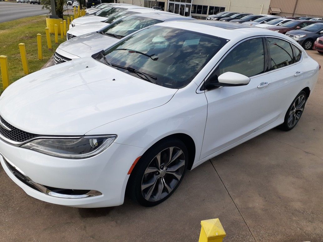 Chrysler 200