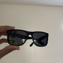 Black Mens Ray-Ban Sunglasses 