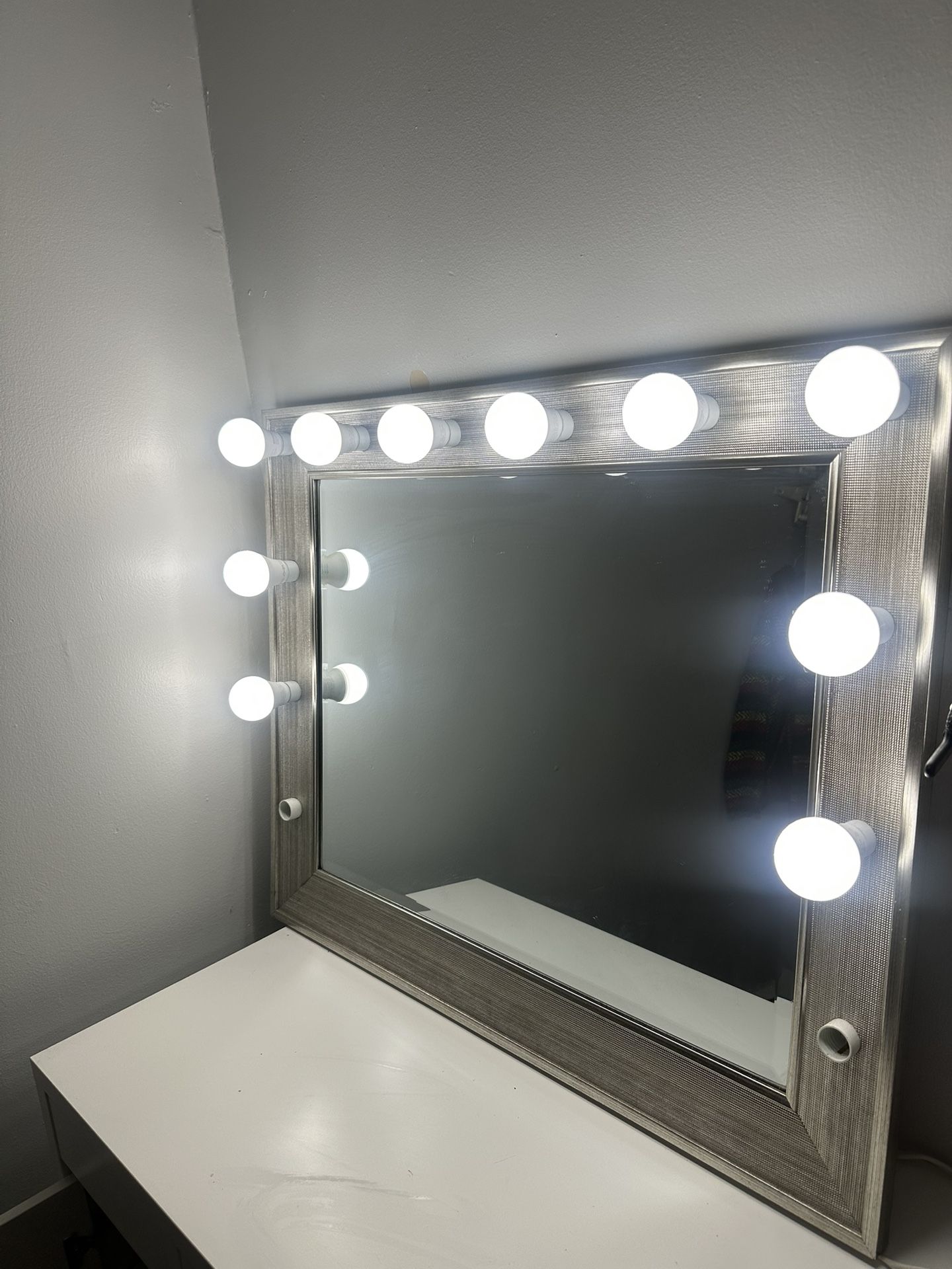 VANITY MIRROR