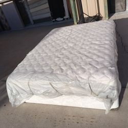 Queen Mattress And Box Spring 