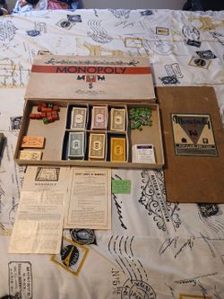 RARE 1946 Whit Box Monopoly Game Wooden Houses/Grand Hotels.This Is A Complete Game In Excellent Condition.OBO!!!