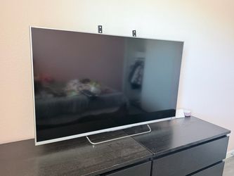 Sony Flat Screen LED TV with Stand 50”