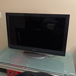 Panasonic VIERA TC-L37D2 37" 1080p LED LCD TV