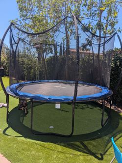 LeJump Trampoline with Safety
Enclosure and Ladder, $100 zip 92131