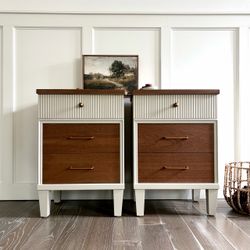 Vintage Set of Nightstands / Side Tables