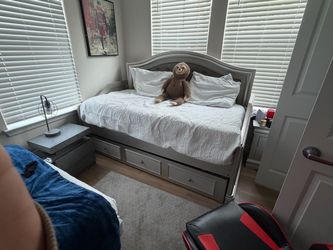 Silver bed