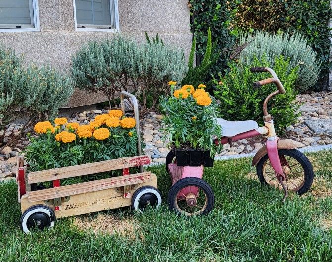 Adorable Little Radio Flyer & Radio Flyer Wagon (SERIOUS BUYER ONLY)