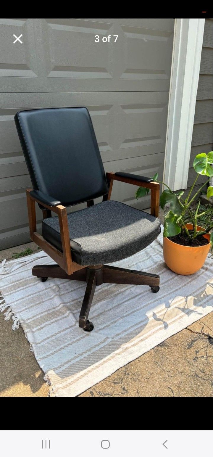 Antique Swivel Tilt Office Chair