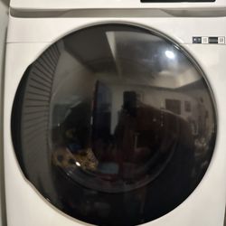 Samsung clothes dryer(gas). It is in good condition. $400