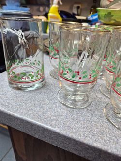 Christmas Holly Glassware Set